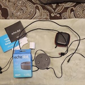 LOW $4.99 SHIPPING AMAZON ECHO DOT 2ND GENERATION WITH EXTRAS (PLUGS)  EARPHONES